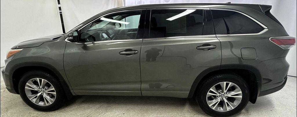 used 2016 Toyota Highlander car, priced at $15,671
