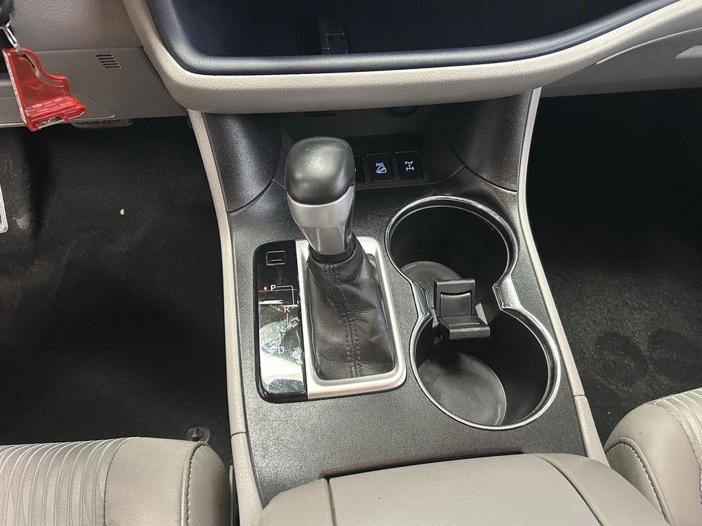 used 2016 Toyota Highlander car, priced at $15,671