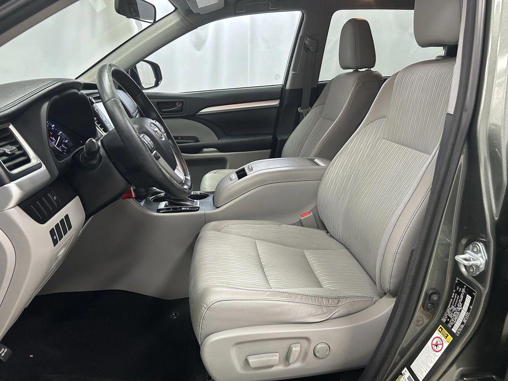 used 2016 Toyota Highlander car, priced at $15,671