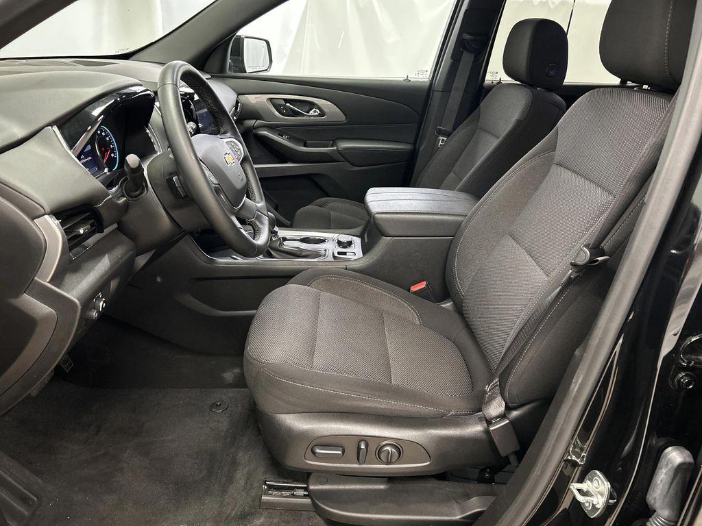 used 2023 Chevrolet Traverse car, priced at $32,973