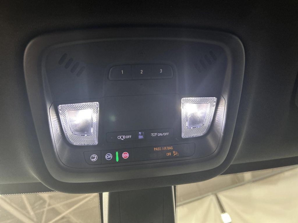 used 2023 Chevrolet Traverse car, priced at $32,973