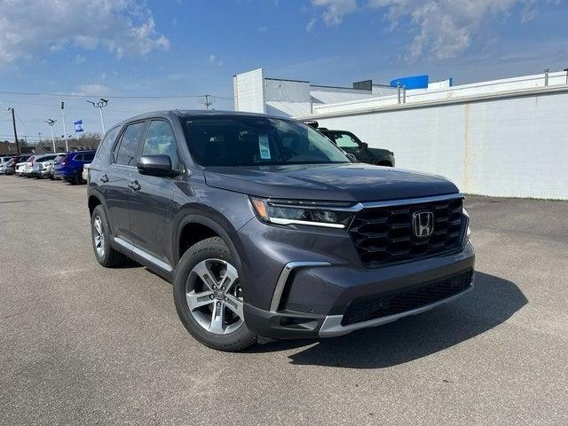 new 2025 Honda Pilot car, priced at $46,695