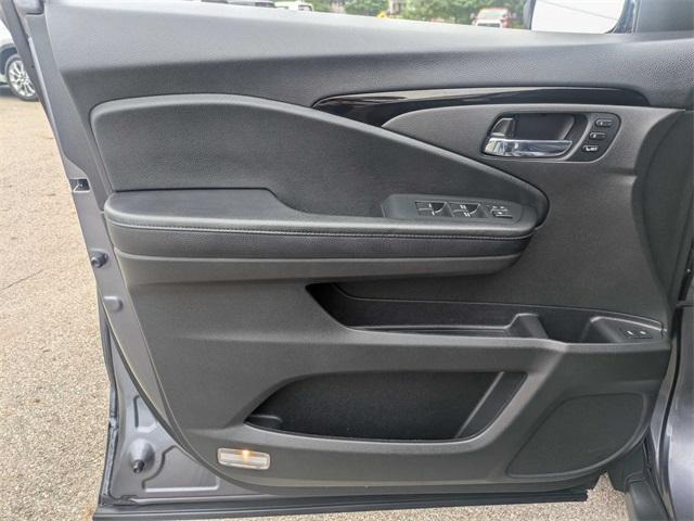 used 2022 Honda Pilot car, priced at $34,998
