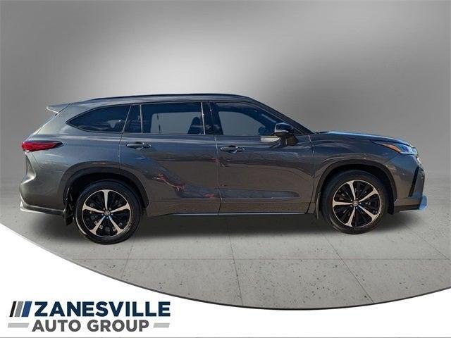 used 2022 Toyota Highlander car, priced at $38,488