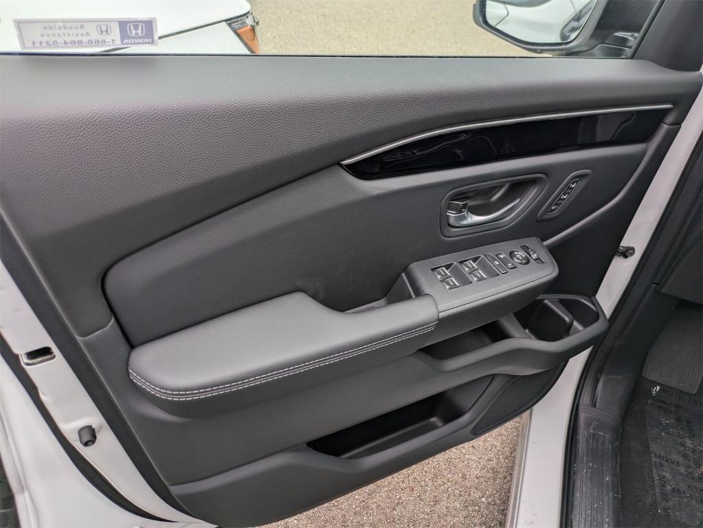 new 2025 Honda Pilot car, priced at $51,550