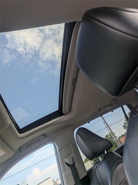 used 2022 Toyota Highlander car, priced at $35,998