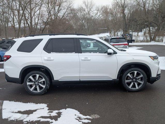 new 2025 Honda Pilot car, priced at $54,985