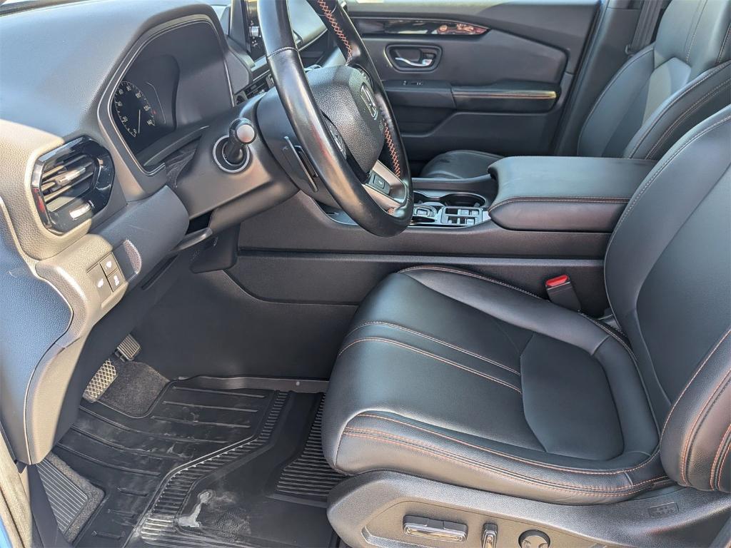 new 2025 Honda Pilot car, priced at $51,830