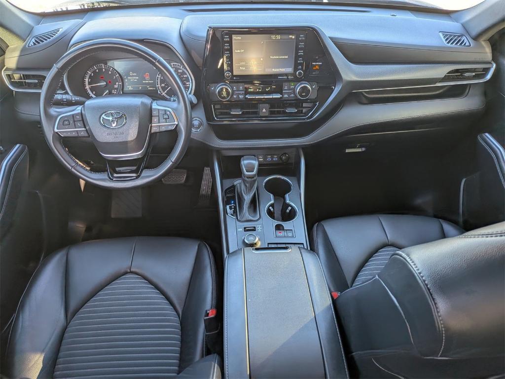 used 2022 Toyota Highlander car, priced at $37,988