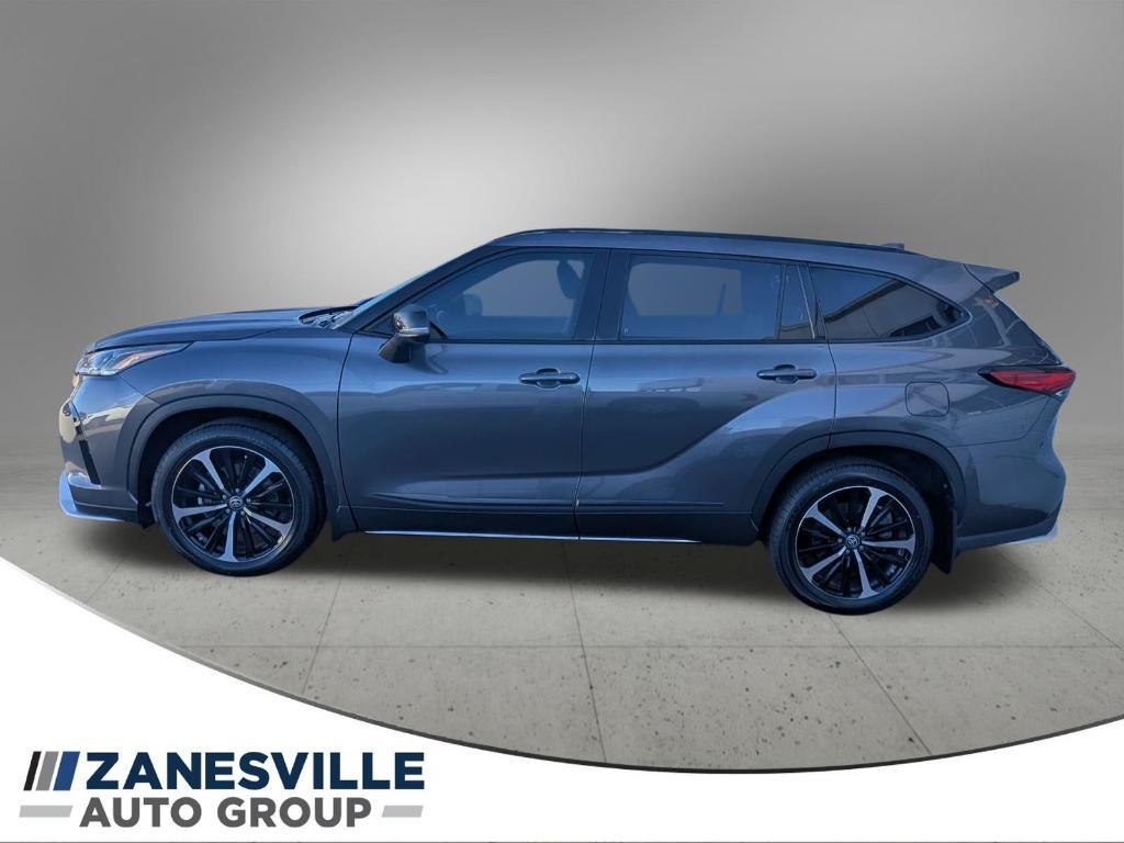 used 2022 Toyota Highlander car, priced at $37,988