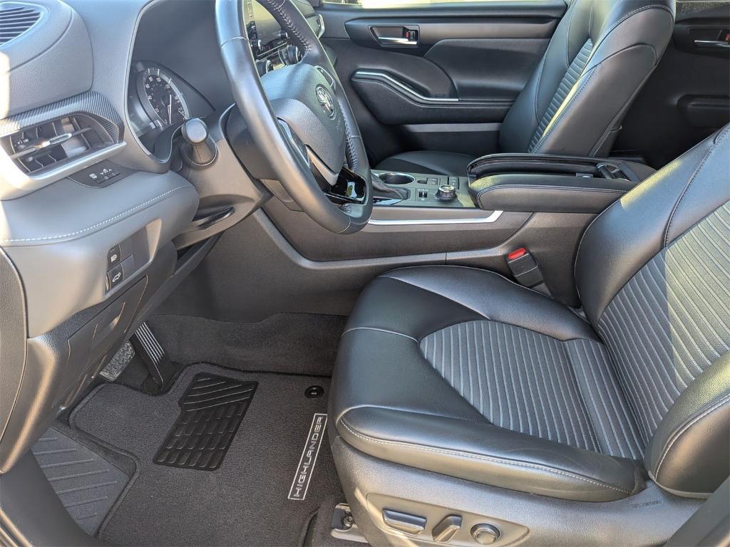 used 2022 Toyota Highlander car, priced at $37,988