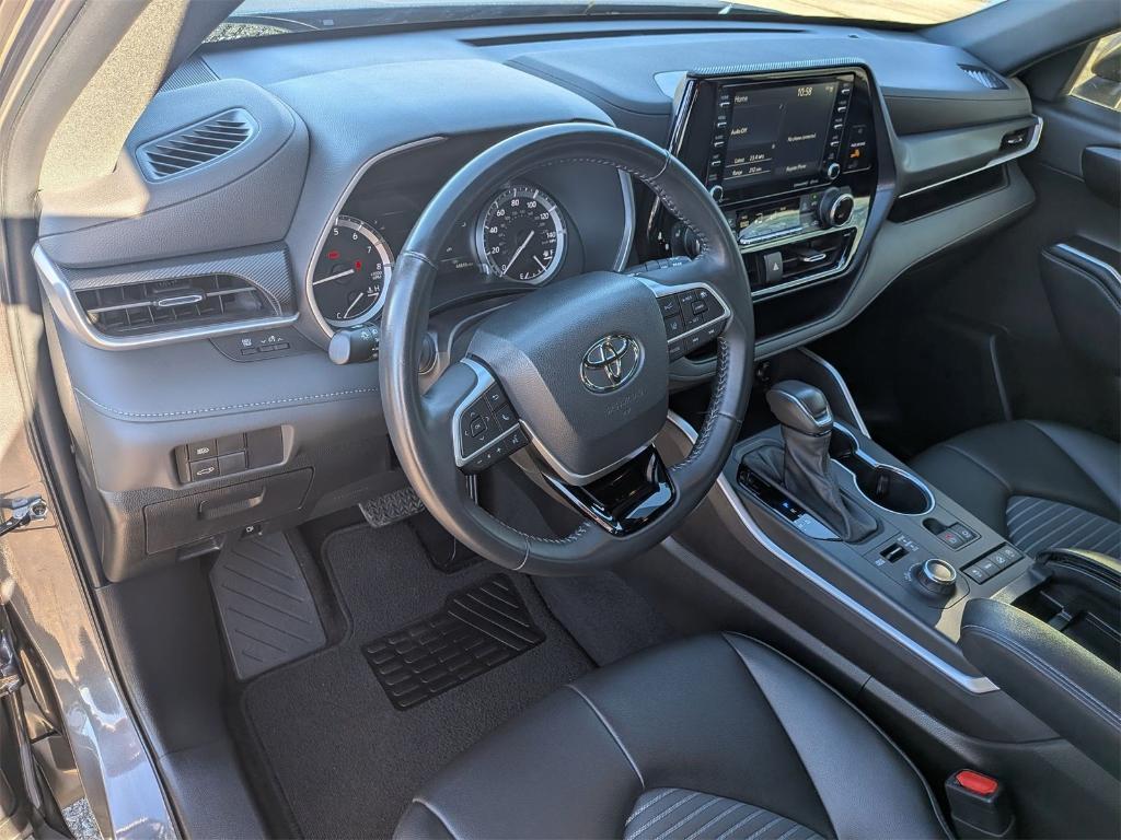 used 2022 Toyota Highlander car, priced at $37,988
