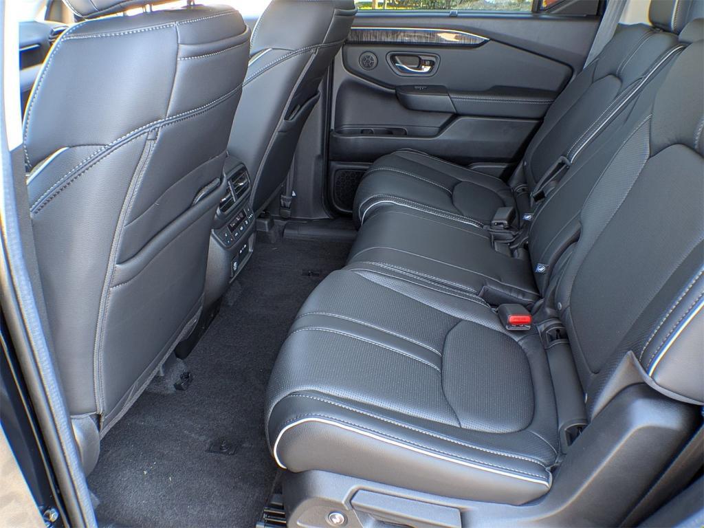 new 2025 Honda Pilot car, priced at $51,095