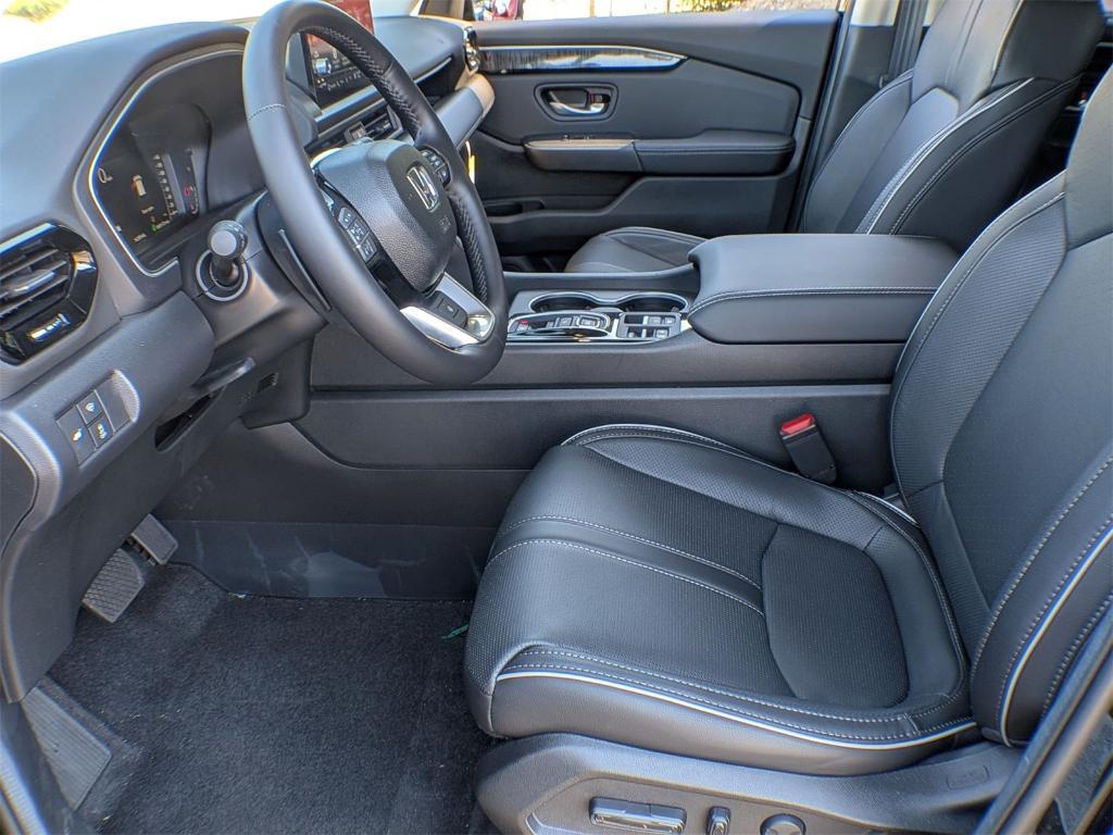new 2025 Honda Pilot car, priced at $51,095