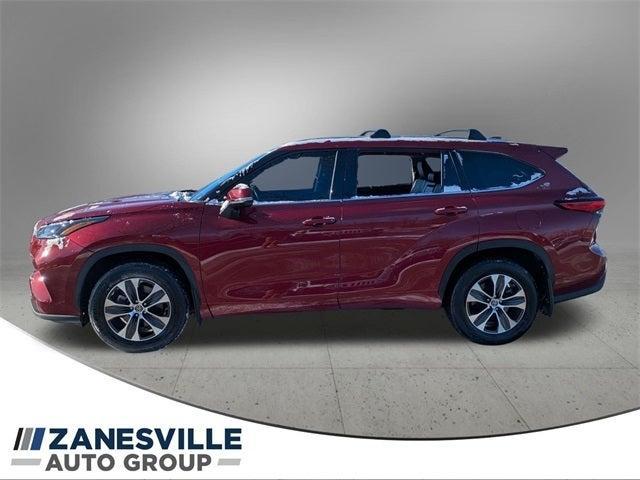 used 2022 Toyota Highlander car, priced at $36,488