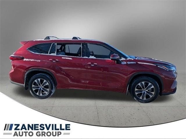 used 2022 Toyota Highlander car, priced at $36,488