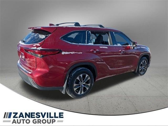 used 2022 Toyota Highlander car, priced at $36,488