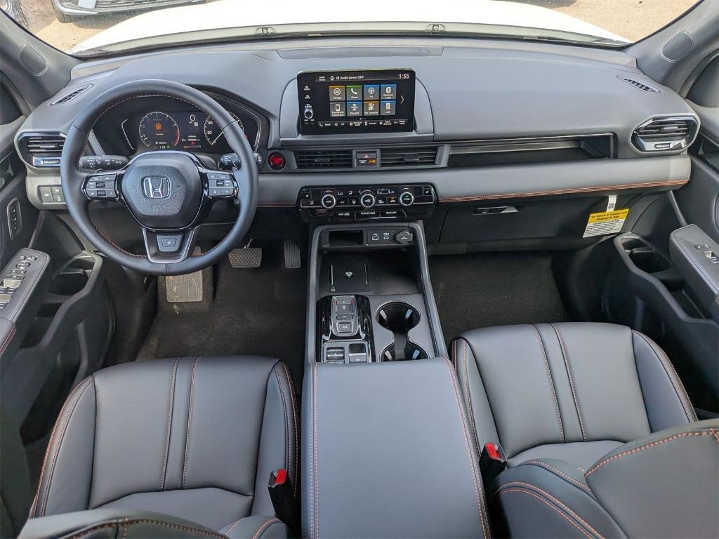 new 2025 Honda Pilot car, priced at $51,680