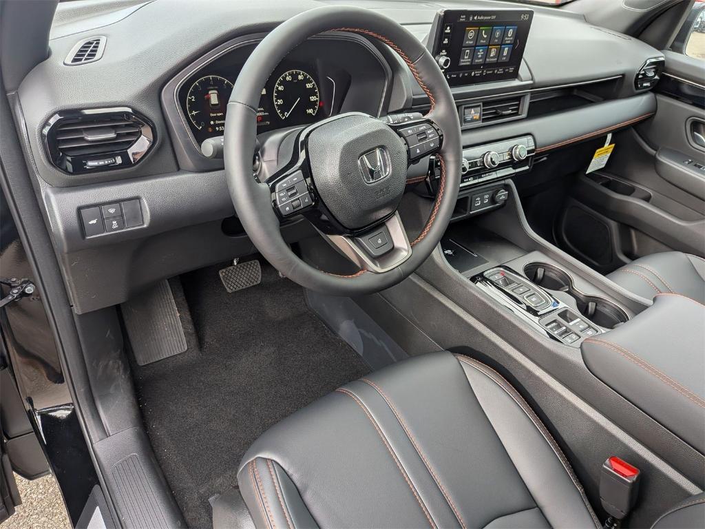 new 2025 Honda Pilot car, priced at $51,680