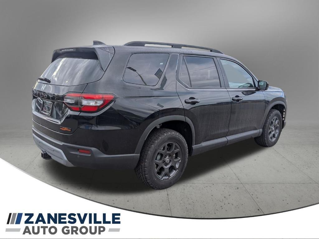 new 2025 Honda Pilot car, priced at $51,680