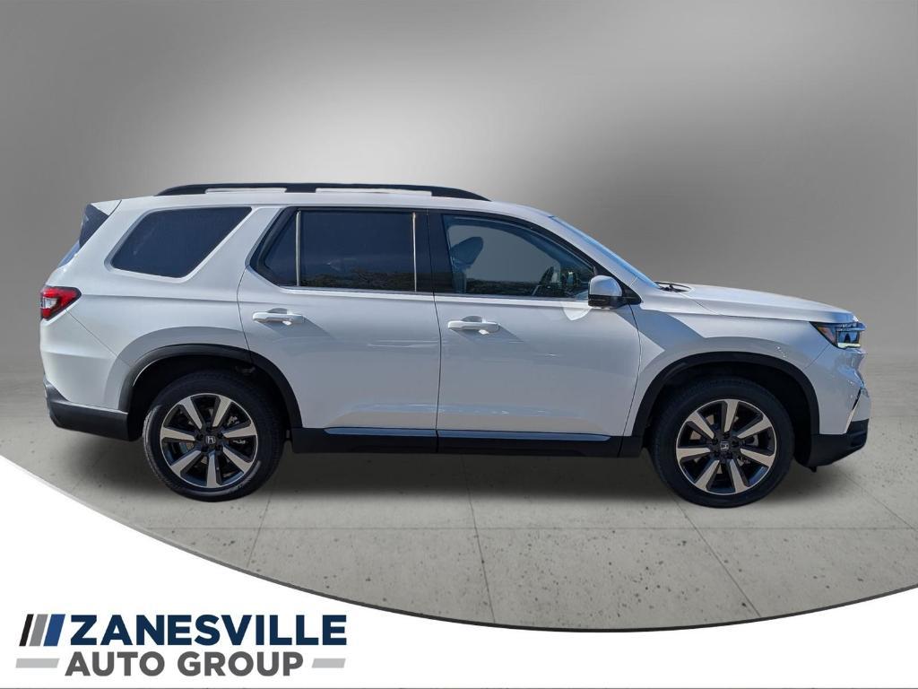 new 2025 Honda Pilot car, priced at $55,760
