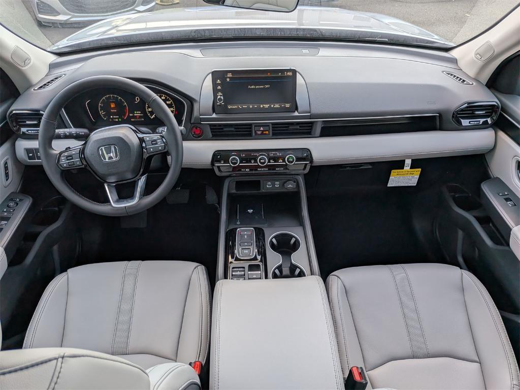 new 2025 Honda Pilot car, priced at $55,760