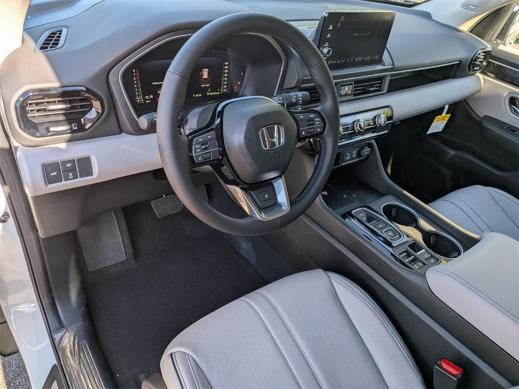 new 2025 Honda Pilot car, priced at $55,760