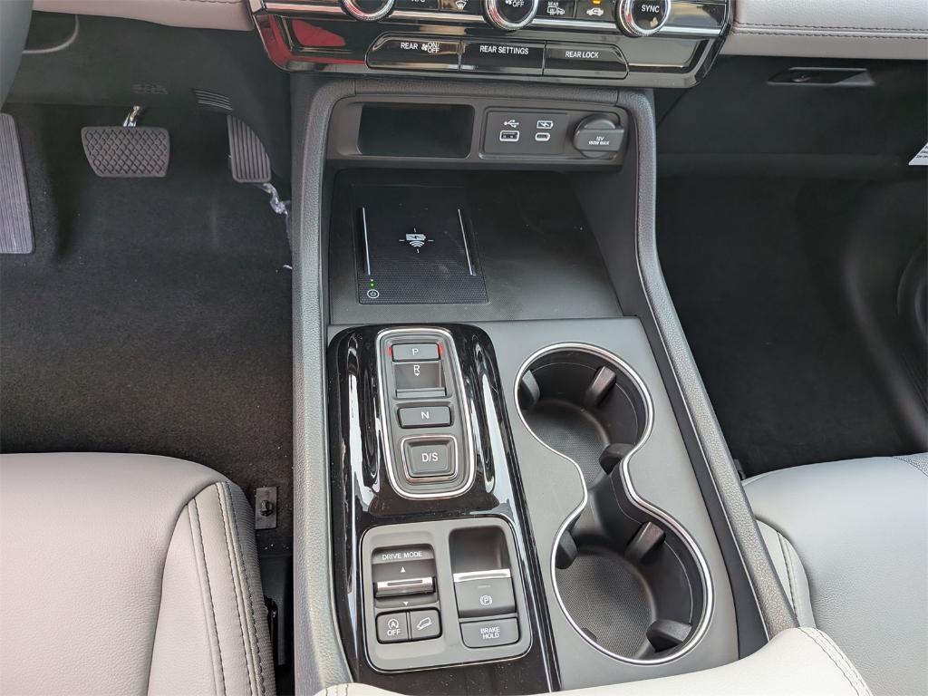 new 2025 Honda Pilot car, priced at $55,760