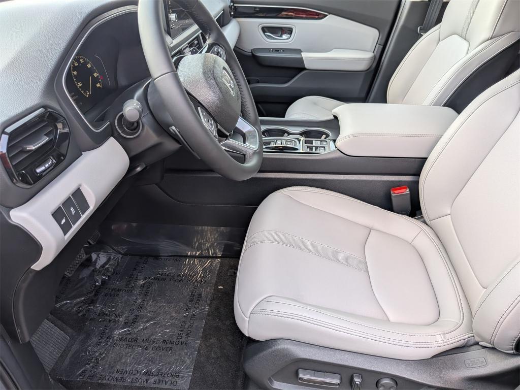 new 2025 Honda Pilot car, priced at $55,760