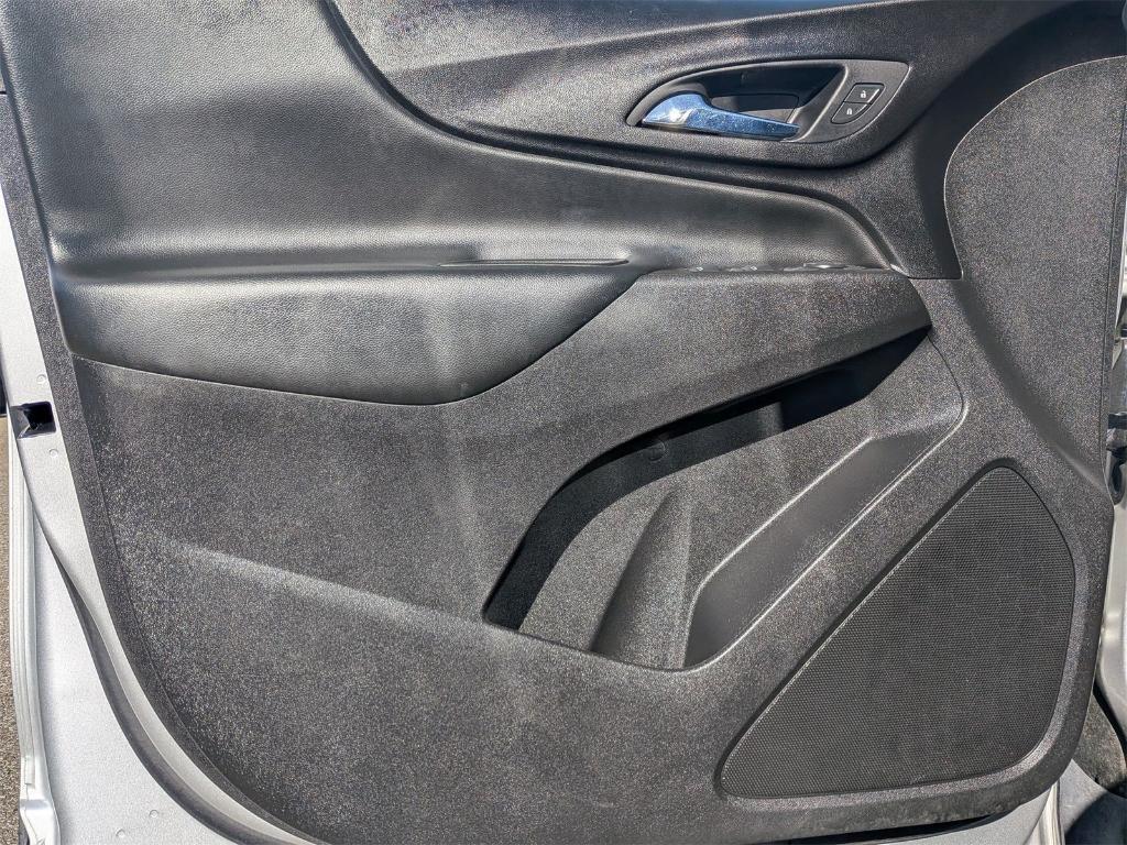 used 2021 Chevrolet Equinox car, priced at $18,999