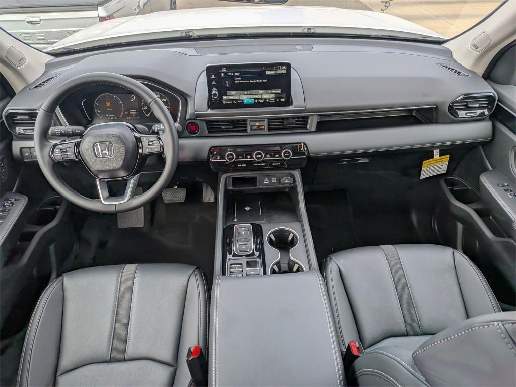 new 2025 Honda Pilot car, priced at $51,550