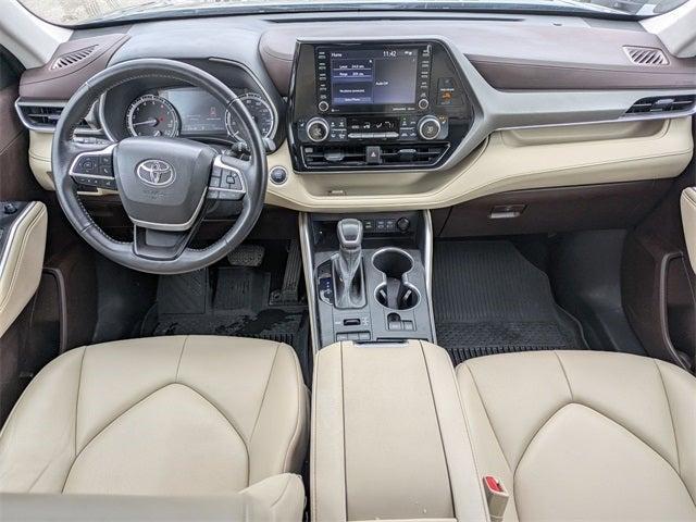 used 2022 Toyota Highlander car, priced at $34,998