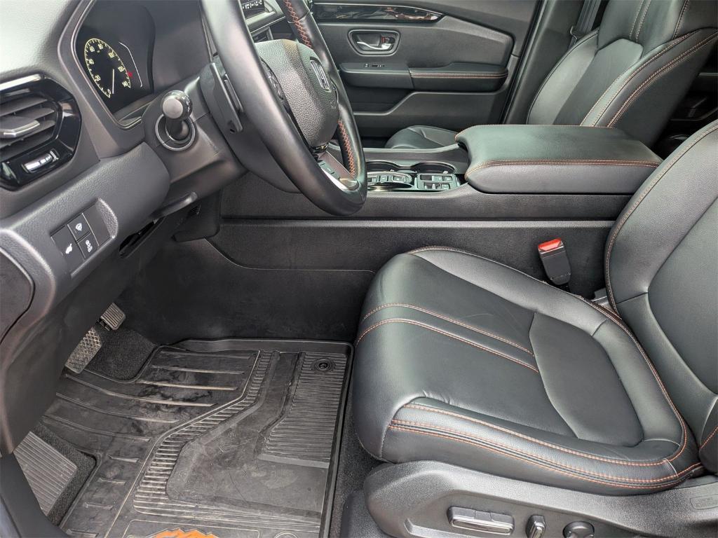 used 2025 Honda Pilot car, priced at $46,488