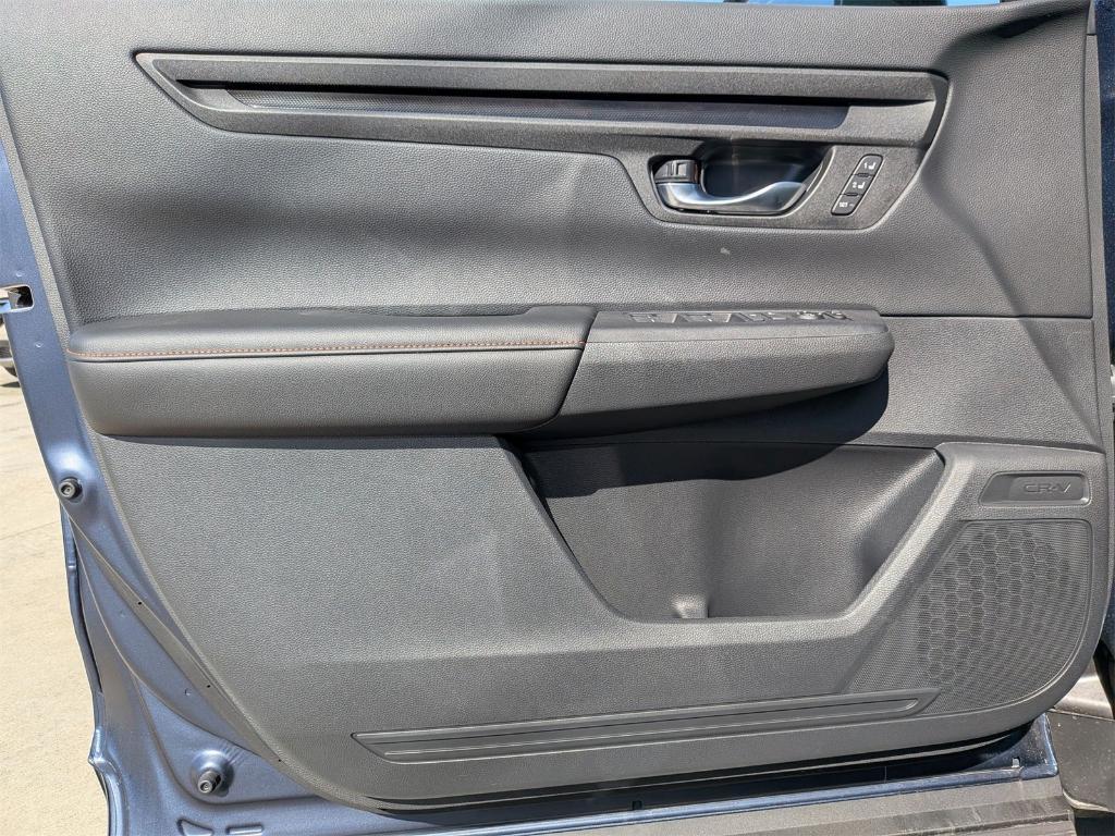 new 2026 Honda CR-V Hybrid car, priced at $41,675