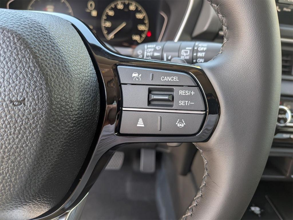 new 2025 Honda Pilot car, priced at $51,095