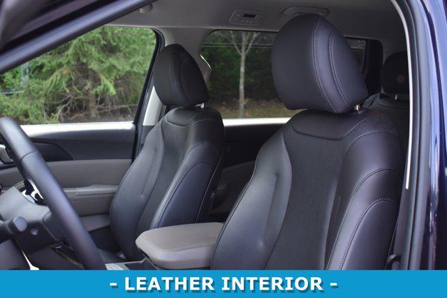 used 2025 Kia Carnival car, priced at $36,105