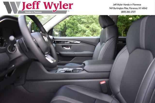 new 2025 Honda Pilot car, priced at $53,350