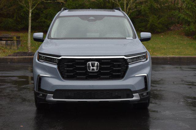 new 2025 Honda Pilot car, priced at $51,376