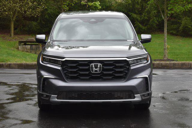 new 2025 Honda Pilot car, priced at $47,680