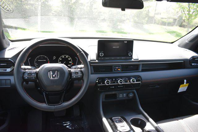 new 2025 Honda Pilot car, priced at $43,650