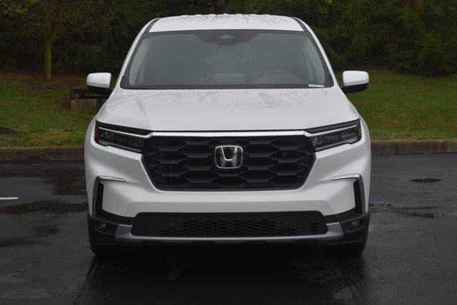 new 2025 Honda Pilot car, priced at $47,405