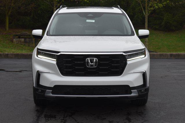 new 2025 Honda Pilot car, priced at $47,758