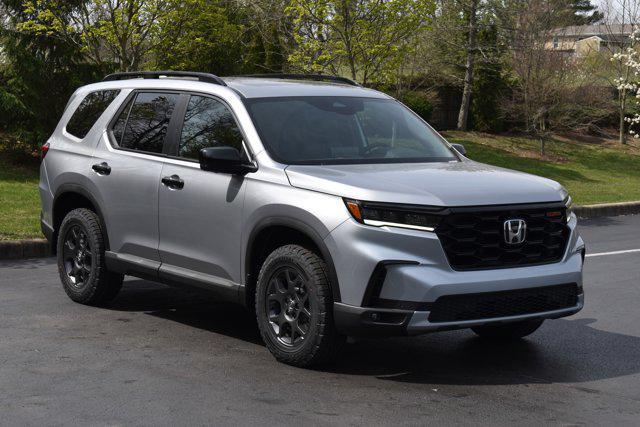 new 2025 Honda Pilot car, priced at $51,030