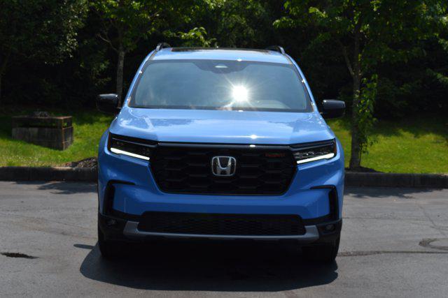 new 2025 Honda Pilot car, priced at $49,849