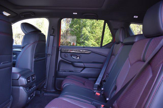 new 2025 Honda Pilot car, priced at $52,082