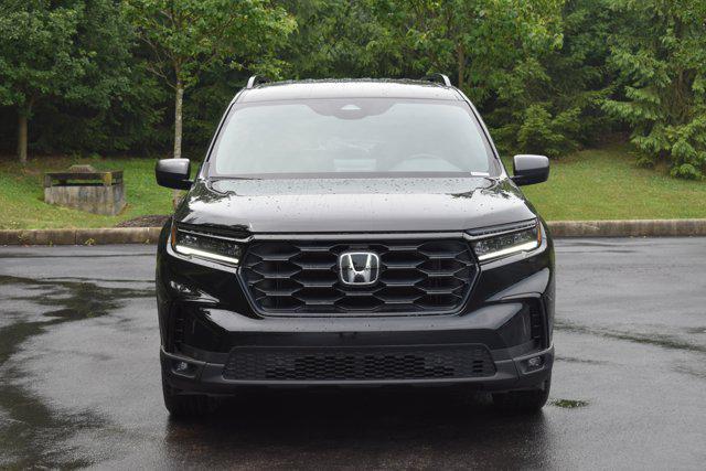 new 2025 Honda Pilot car, priced at $43,750
