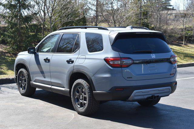 new 2025 Honda Pilot car, priced at $51,685