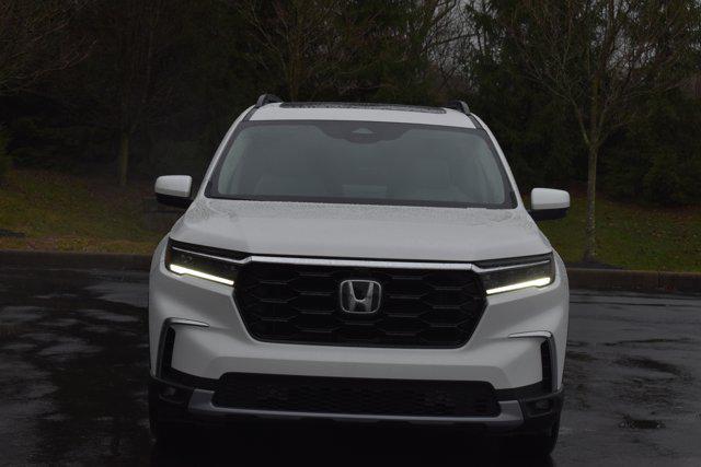 new 2025 Honda Pilot car, priced at $52,622