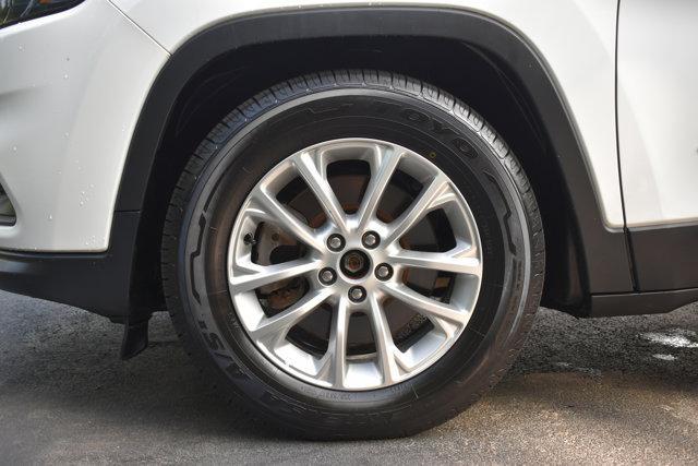 used 2019 Jeep Cherokee car, priced at $14,656