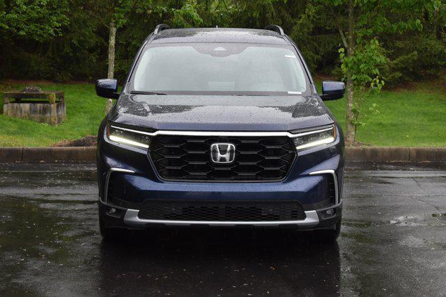 new 2025 Honda Pilot car, priced at $54,430